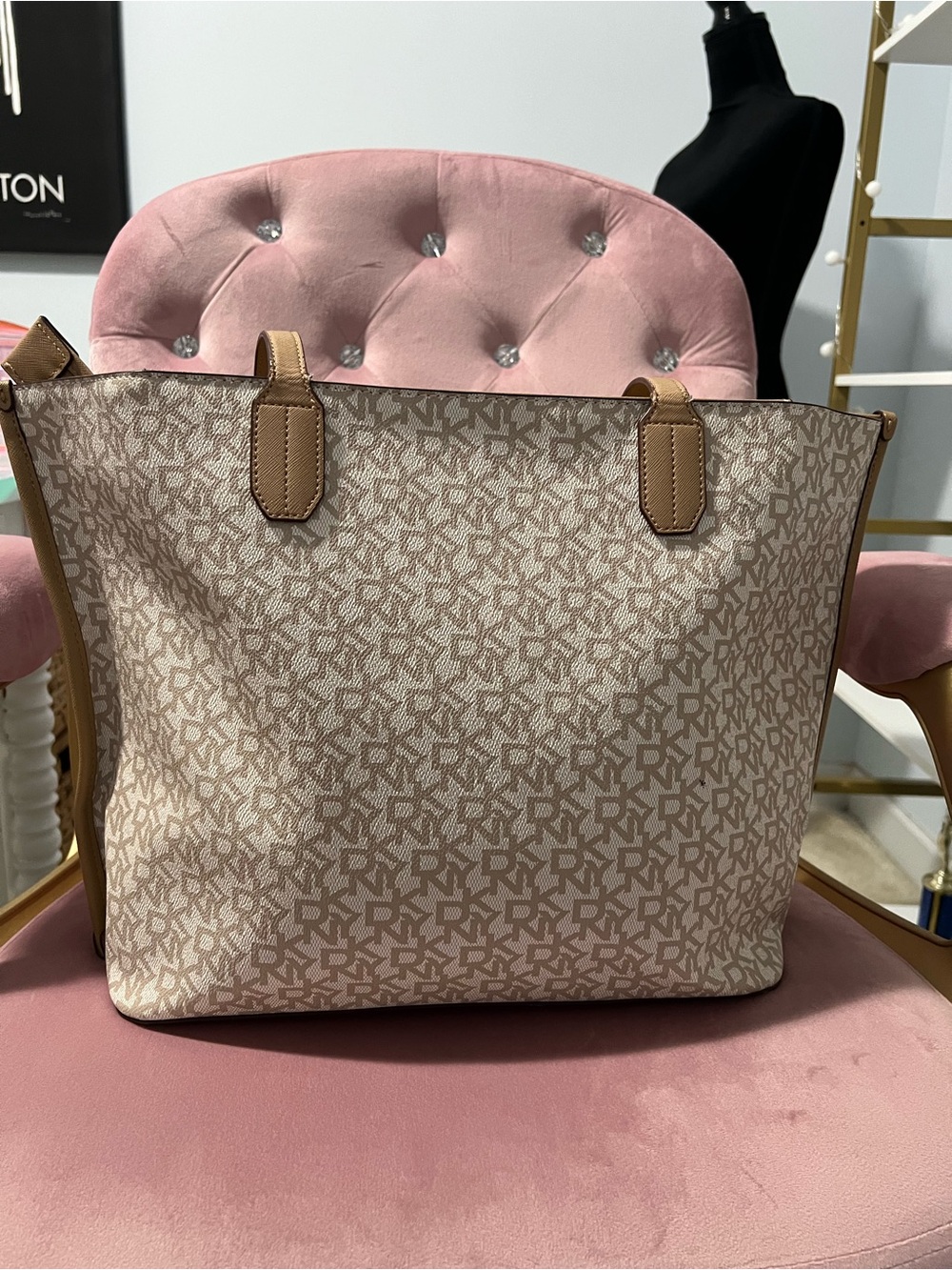 DKNY Bryant Signature I Tote Bag in Beige Monogram with Tan Handles - Picture 8 of 16